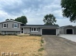 3320 Scenic View St NE, Canton, OH