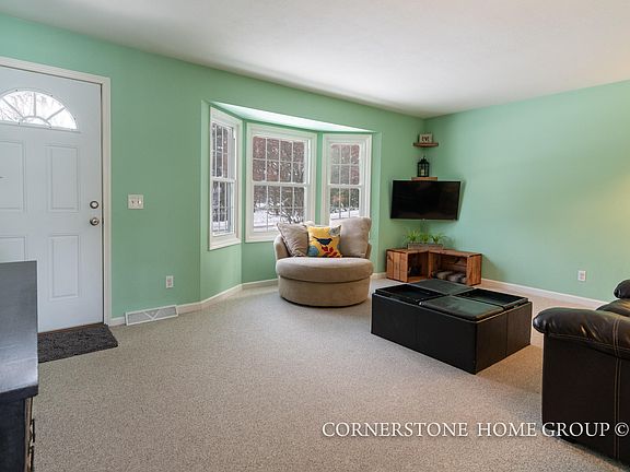 4th image of 1531 Laurel Ave SE