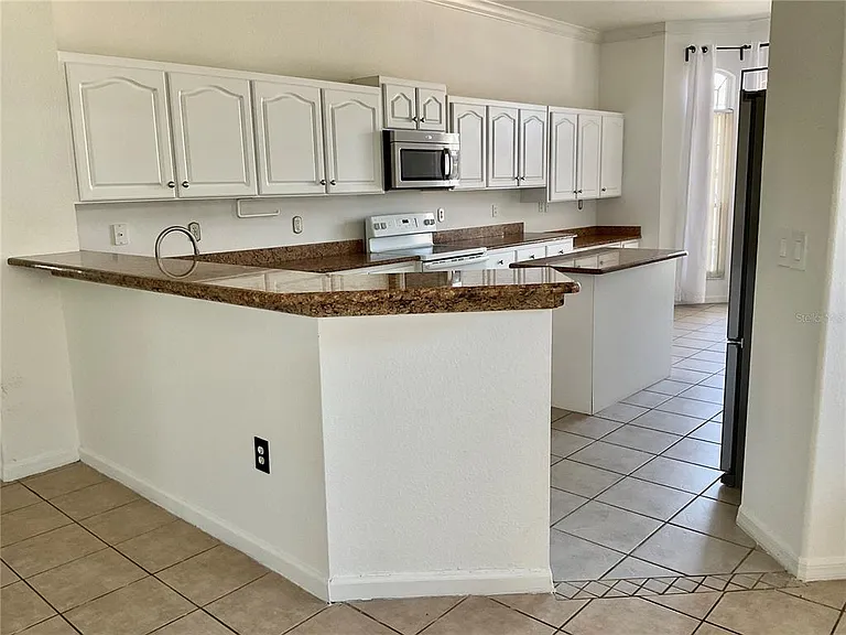 132 Golf Aire Blvd — Photo 4