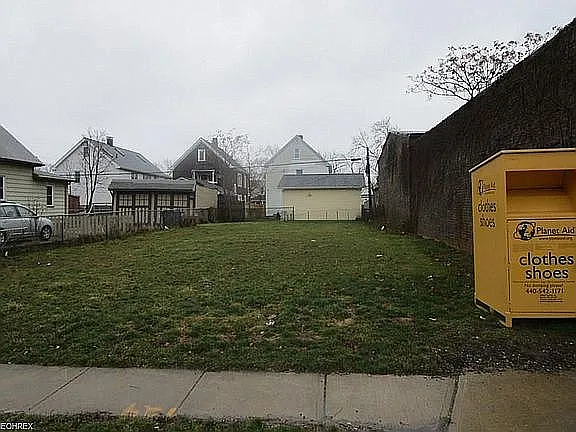 1639 Winchester Ave photo 1