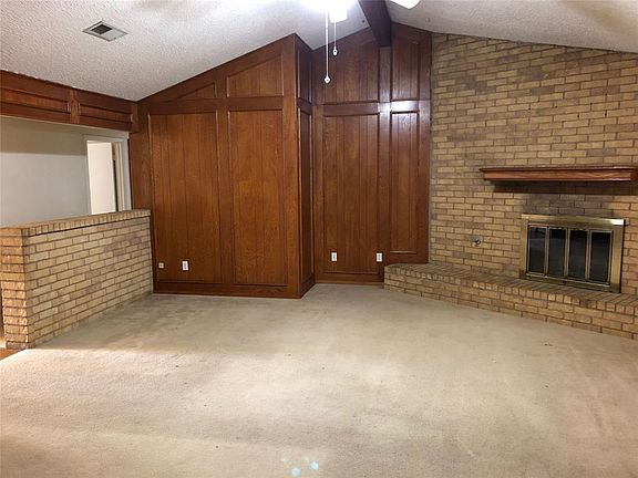 2nd image of 3242 Pheasant Dr