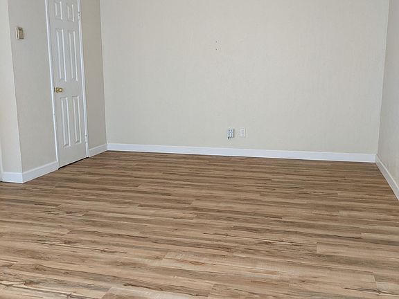 3rd image of 5450 Shasta Ave