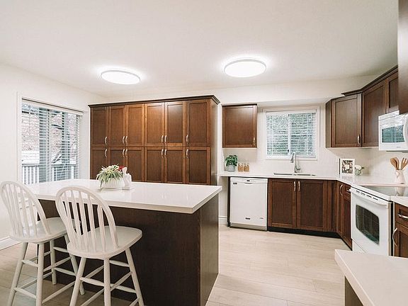 2nd image of 795 Noons Creek Dr #26
