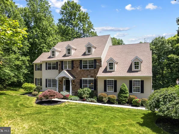 2076 Saint Peters Rd, Pottstown, PA 19465