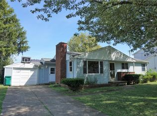 5877 Lakecrest Dr, Lake View, NY 14085