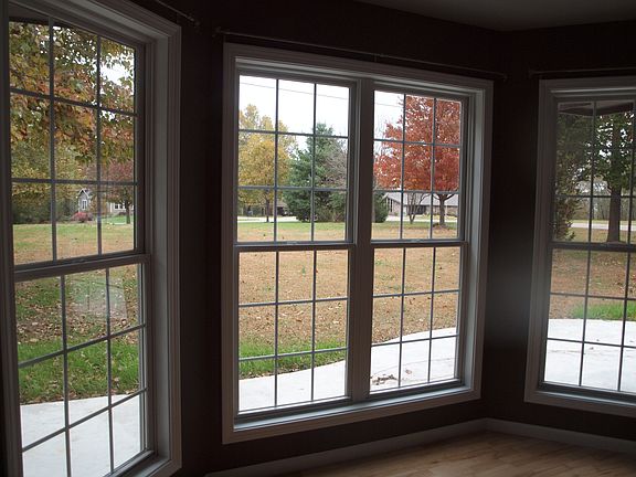 Bay window dining area