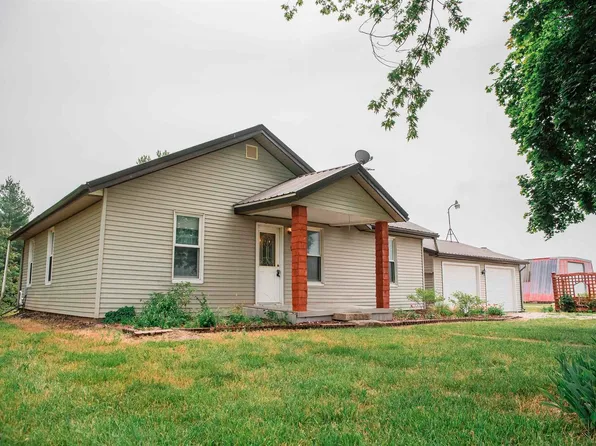2894 E 1500th St, Loraine, IL 62349