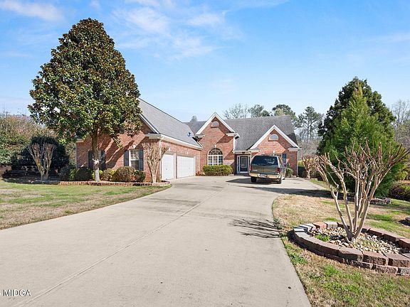 3rd image of 4201 Arbor Chase Rd