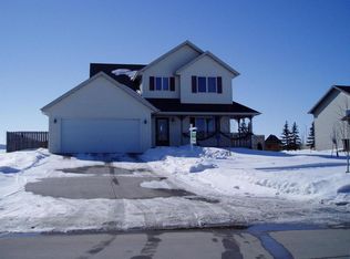 5273 W Lanark Dr, Grand Forks, ND 58203