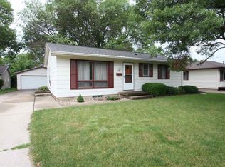 2029 Fairview Dr, Cedar Falls, IA 50613