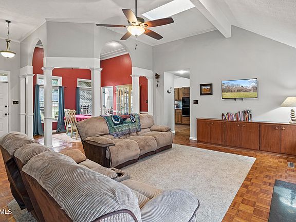 5th image of 8509 Barbee Ln