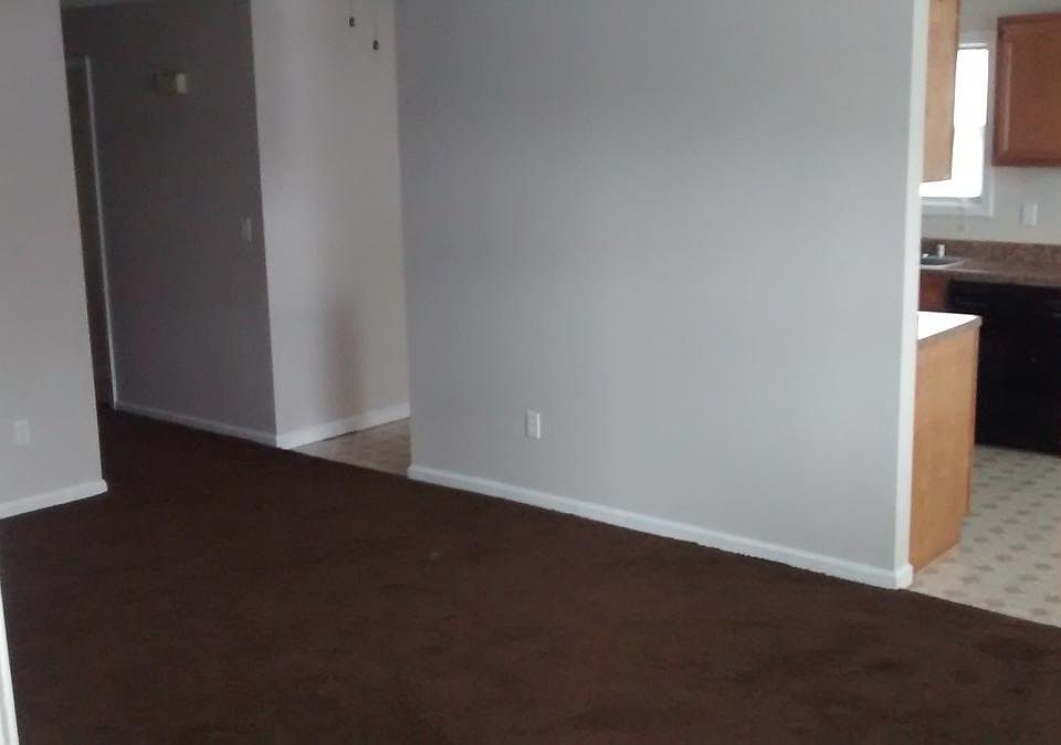 2nd image of 1607 College Farm Rd