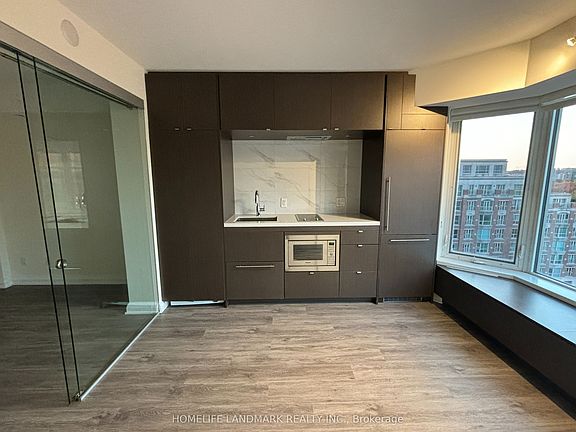 4th image of 155 Yorkville Ave #901