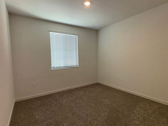 5th image of 1272 Bastion Ave