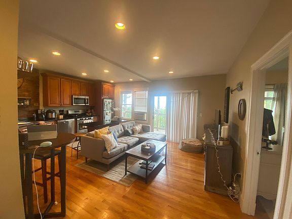 2nd image of 50 Thomas Park #2