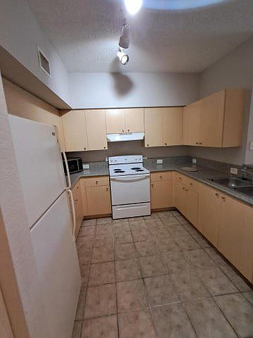 2nd image of 280 Crestwood Cir APT 102