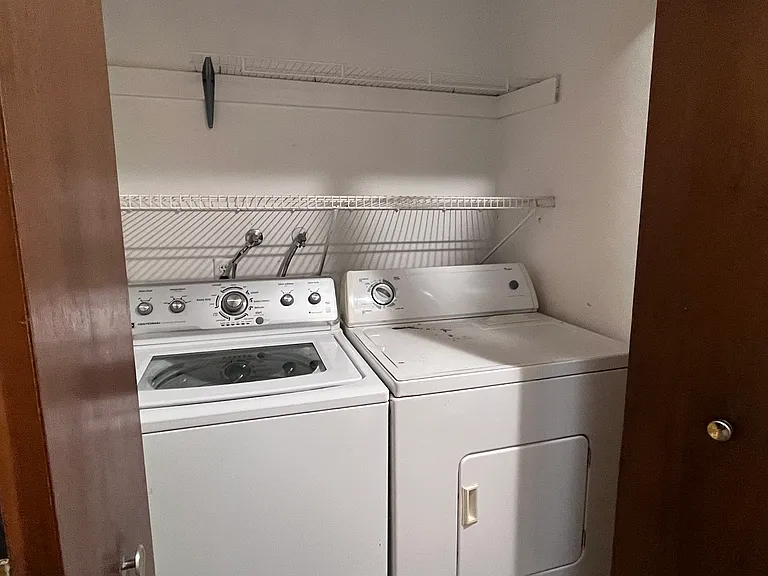 113 Marcus St #B — Photo 6