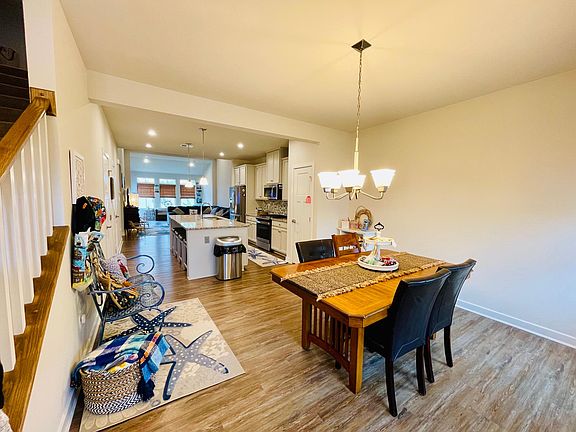 2nd image of 18032 Seaview Ln