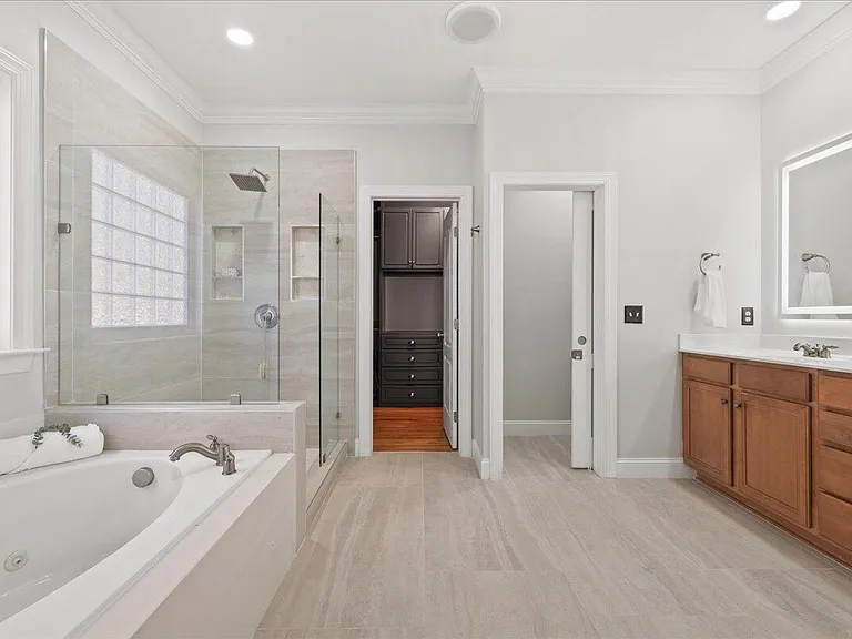 8704 Balbirnie Ct — Photo 22