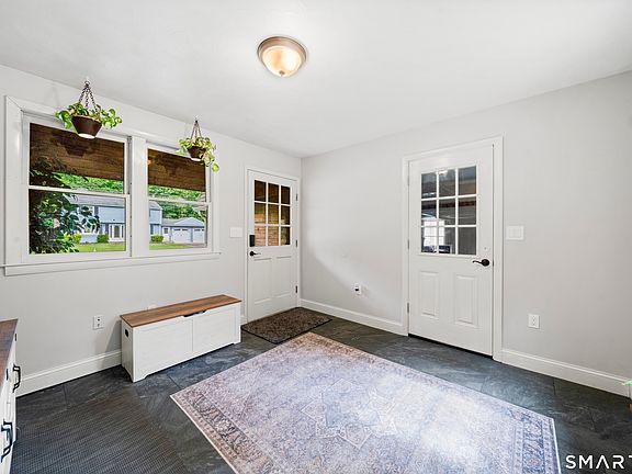 4th image of 42 Oakwood Street
