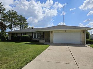 1531 Meadowlane Ave, Mount Pleasant, WI 53406