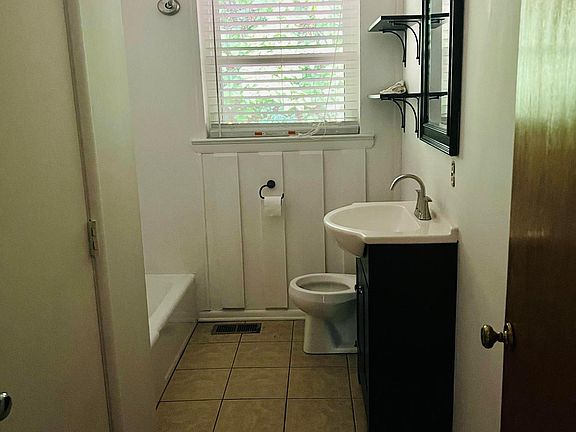 5th image of 2769 Tanglewood Dr #A