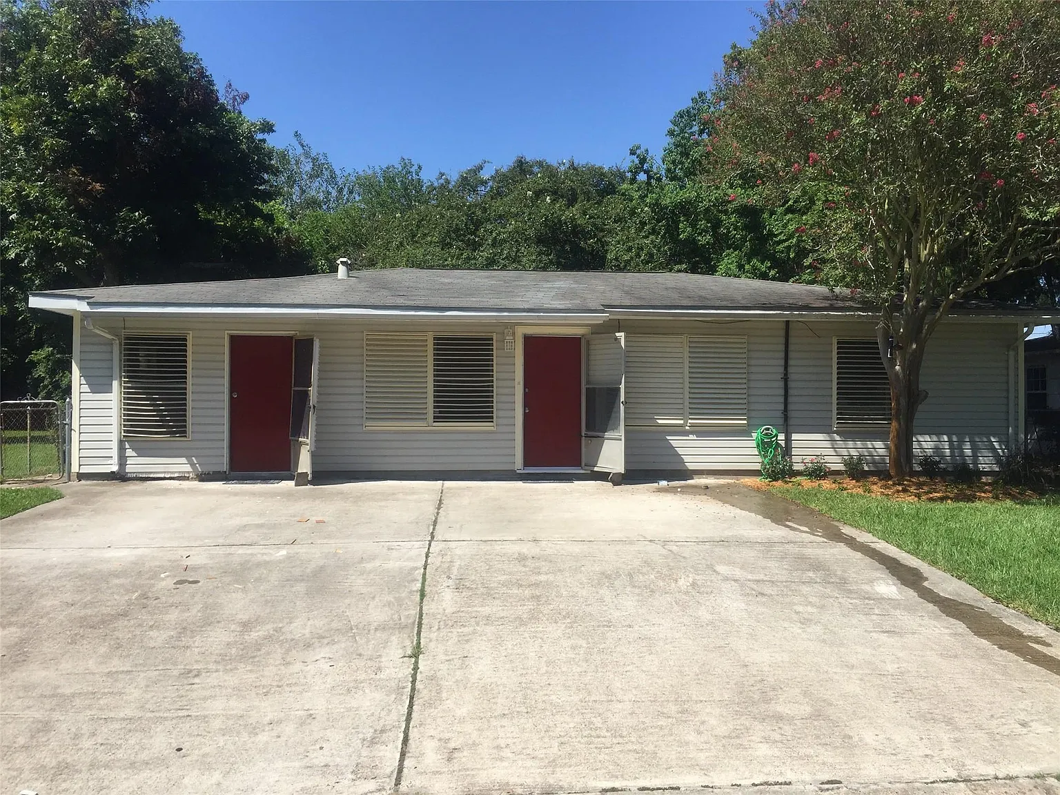 4 bed, 1.0 bath, 1363 sqft, $1,495 — Photo 1