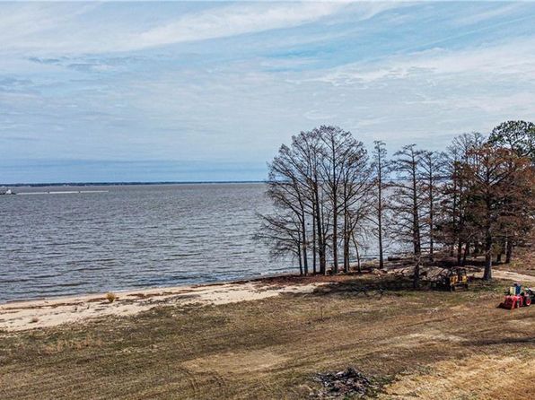 10 Sunken Meadow Rd, Spring Grove, VA 23881