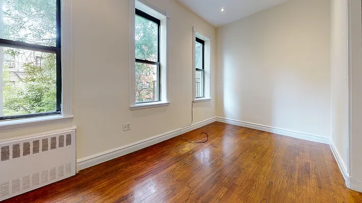 Rented by Bond New York | media 4