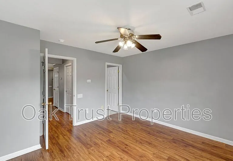 4834 Habersham Ln — Photo 21