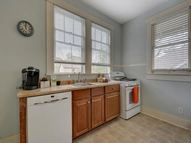 601 Bellevue Pl #A — Photo 11