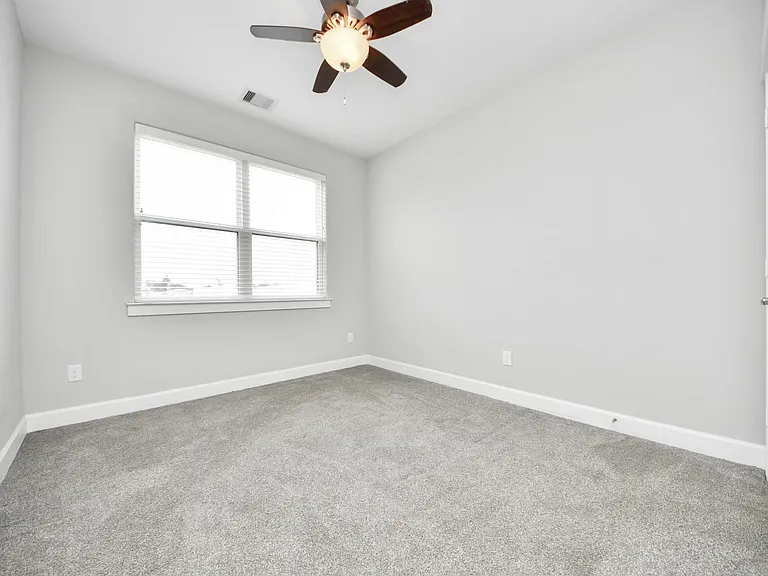 1805 Napa Creek Ln — Photo 28