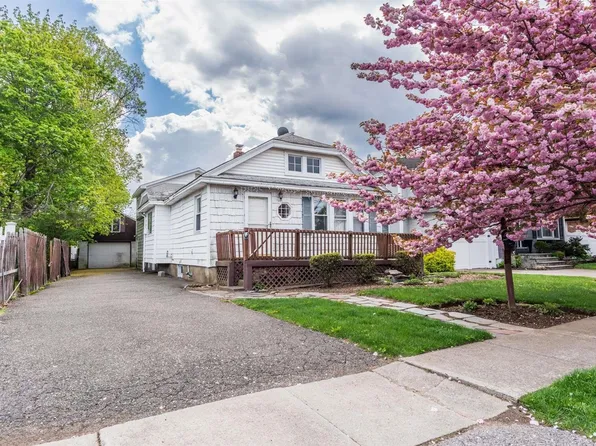 51 Cedar Avenue, East Farmingdale, NY 11735