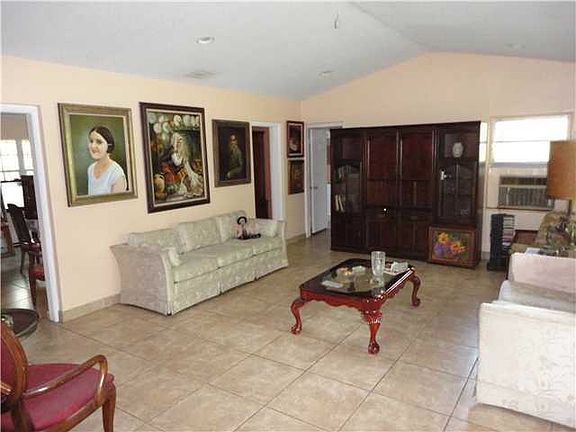 4th image of 13981 Silver Palm Dr