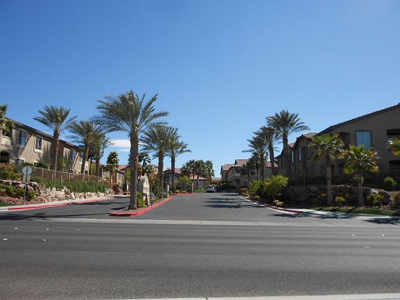 2-Entry to Mission Hills
