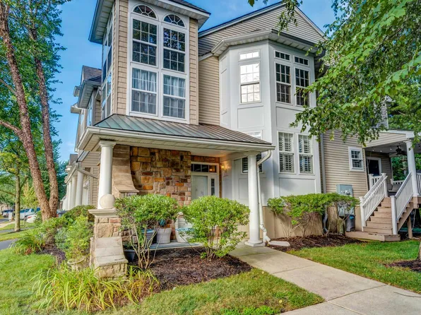 2 Windward Dr, Manahawkin, NJ 08050