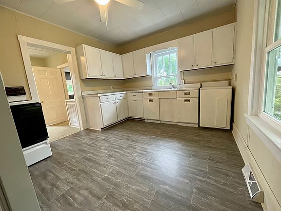 4th image of 306 McArthur St