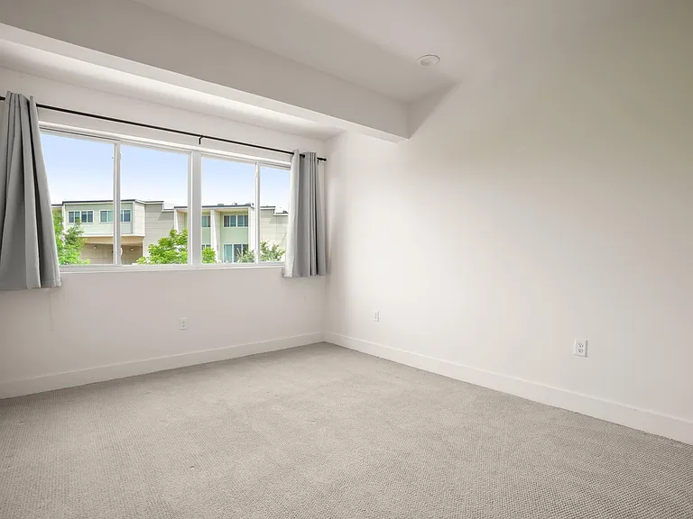 604 N Bluff Dr #228 — Photo 18