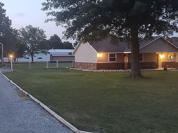 2nd image of 6042 Country Dr