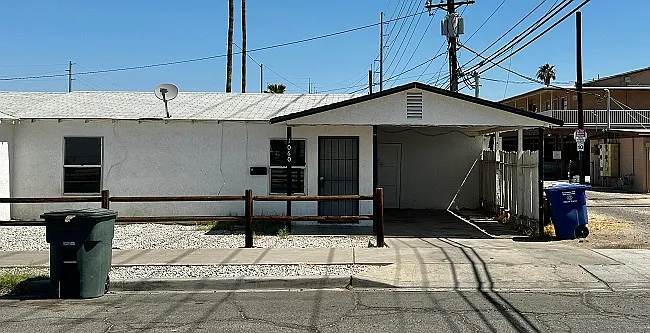1060 W 11th St