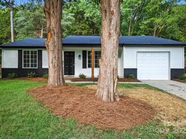 7349 Brigmore Dr, Charlotte, NC 28226