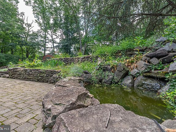 5th image of 15755 Wakefield Ct