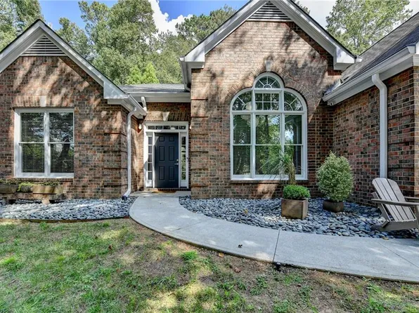 890 Melbourne Trl, Alpharetta, GA 30009