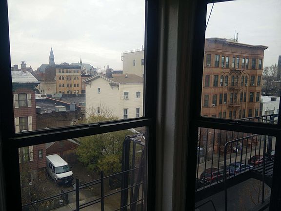 3rd image of 88 Herkimer St APT 16