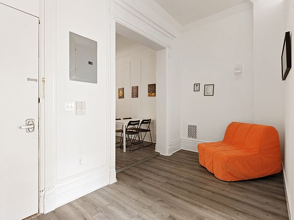 4th image of 207 W 136th St #2