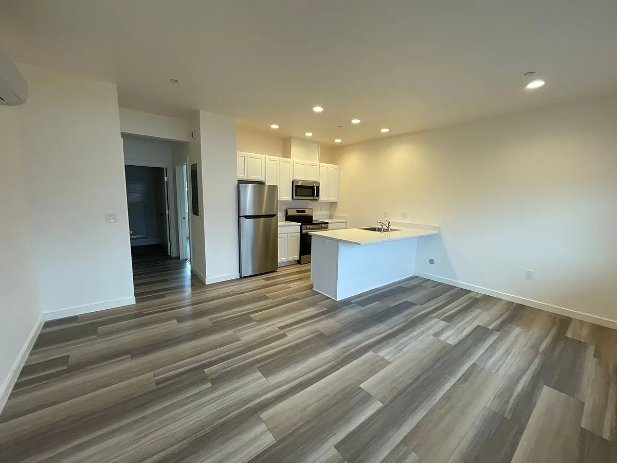 Building Photo - 461 Arnos St #A-K