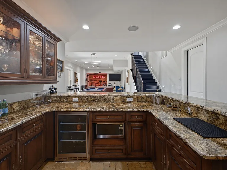 9617 Portofino Dr — Photo 34