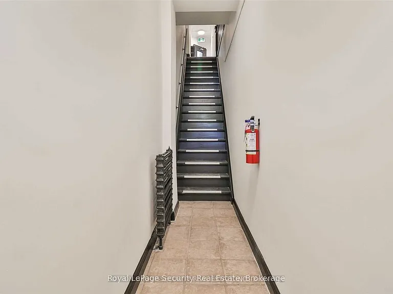 3317 Lake Shore Blvd W #2 — Photo 3