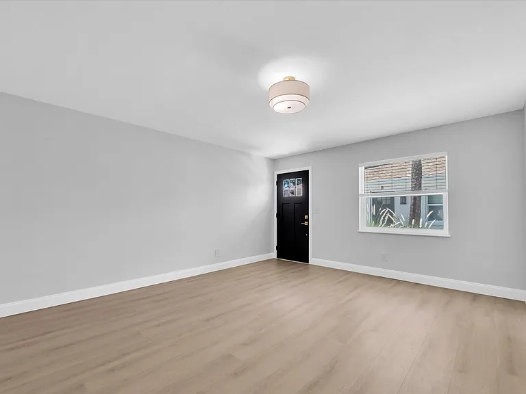 3009 W Binnicker Ave — Photo 11