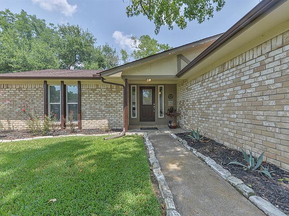 3rd image of 22802 Merrymount Dr